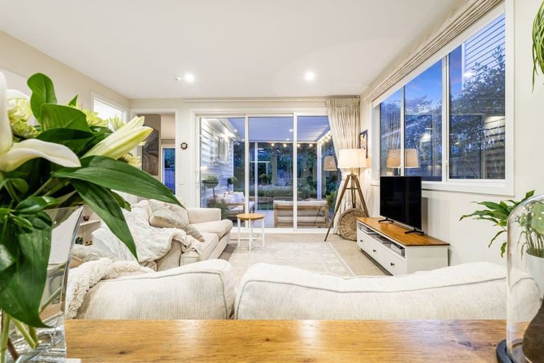 Photo of property in 20 Glide Lane, Whitby, Porirua, 5024