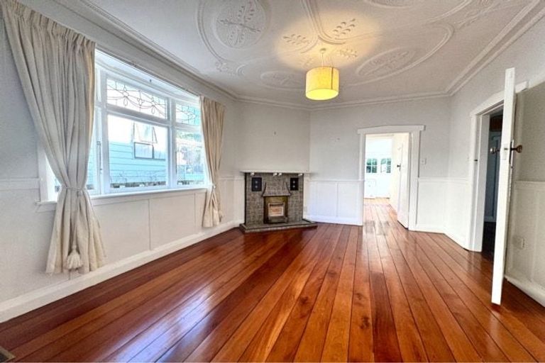 Photo of property in 12 Burrows Avenue, Karori, Wellington, 6012