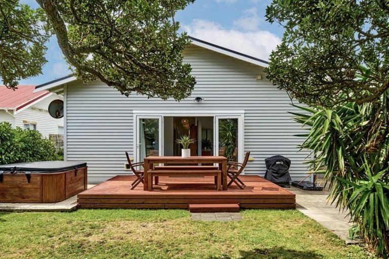 Photo of property in 62 Heretaunga Street, Petone, Lower Hutt, 5012