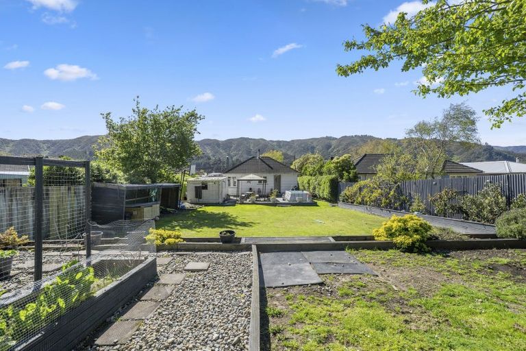 Photo of property in 203 Wellington Road, Wainuiomata, Lower Hutt, 5014