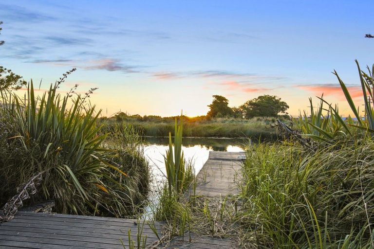 Photo of property in 686 Dillons Point Road, Dillons Point, Blenheim, 7273