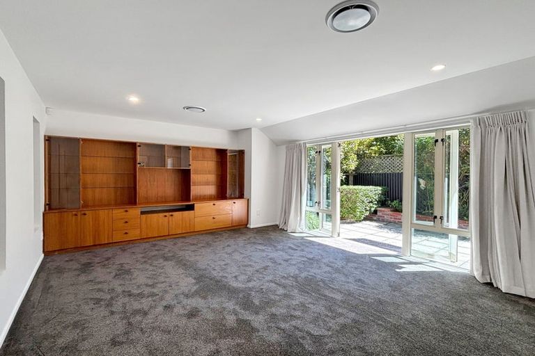 Photo of property in 1/11 Aikmans Road, Merivale, Christchurch, 8014