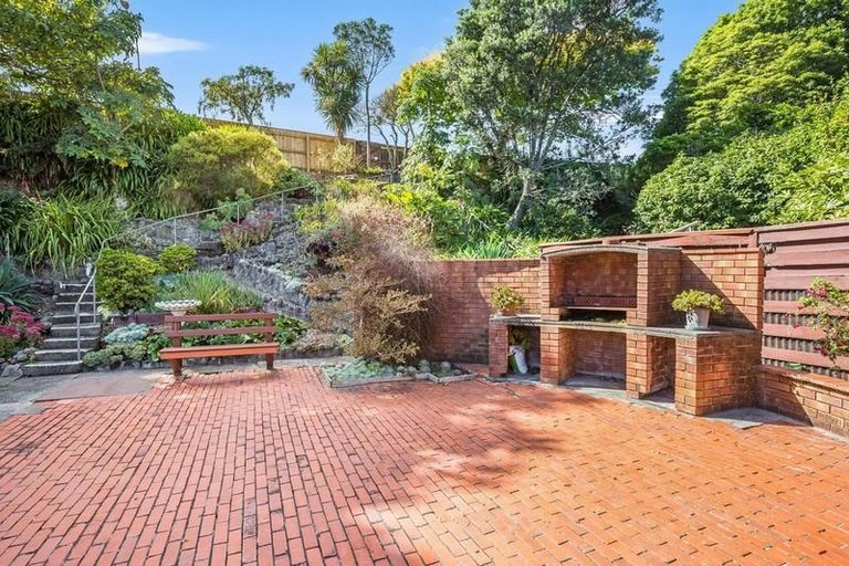 Photo of property in 11 Iti Grove, Waikanae, 5036