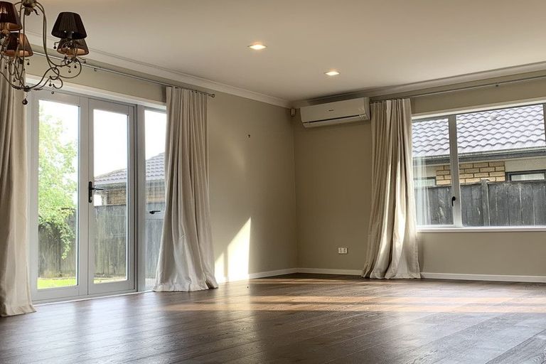Photo of property in 8 Baverstock Road, Flat Bush, Auckland, 2016