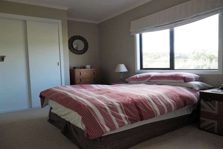 Photo of property in 1 Te Awe Awe Grove, Himatangi Beach, Foxton, 4891