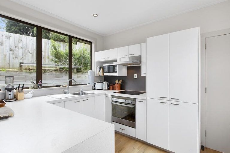 Photo of property in 41 Shandon Road, Vauxhall, Dunedin, 9013