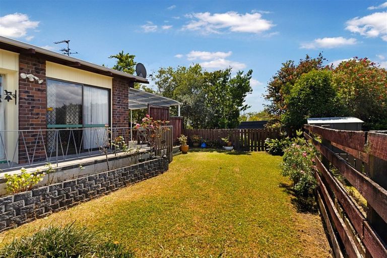 Photo of property in 3/86 Roberts Road, Te Atatu South, Auckland, 0610
