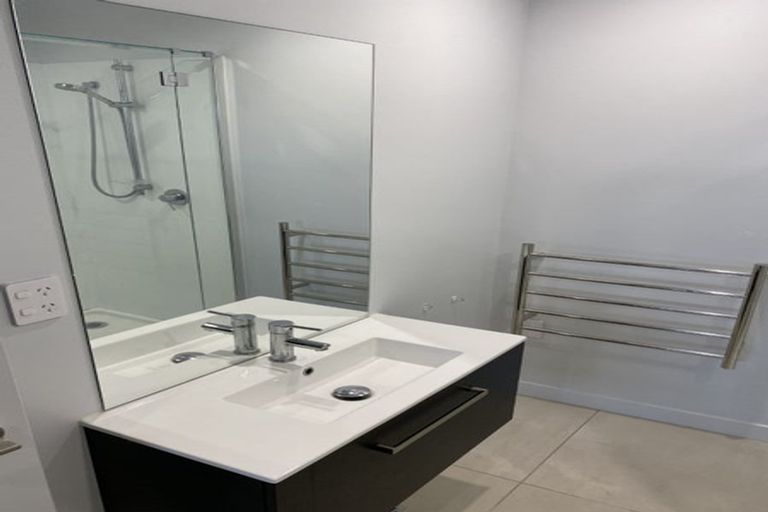 Photo of property in Frank Sargeson Apts, 6/74g Anzac Street, Takapuna, Auckland, 0622