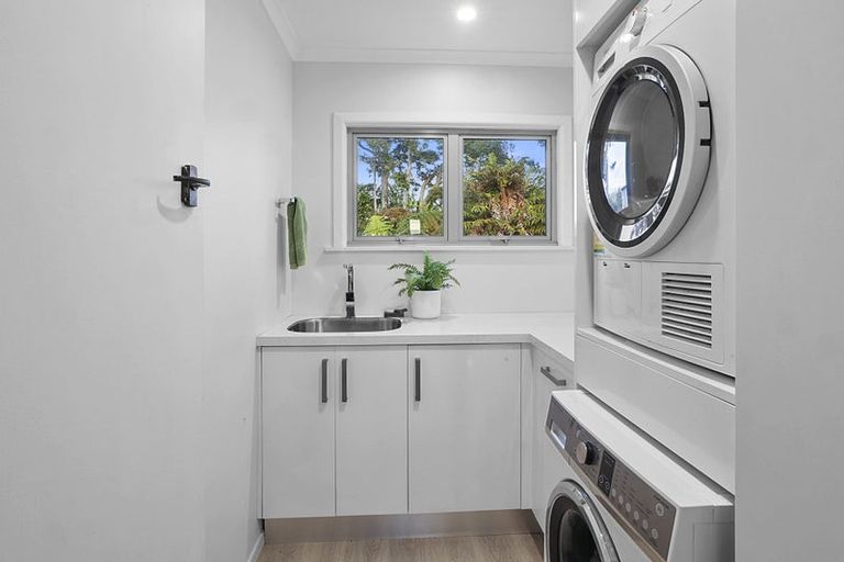 Photo of property in 1467 Mangorei Road, Mangorei, New Plymouth, 4371