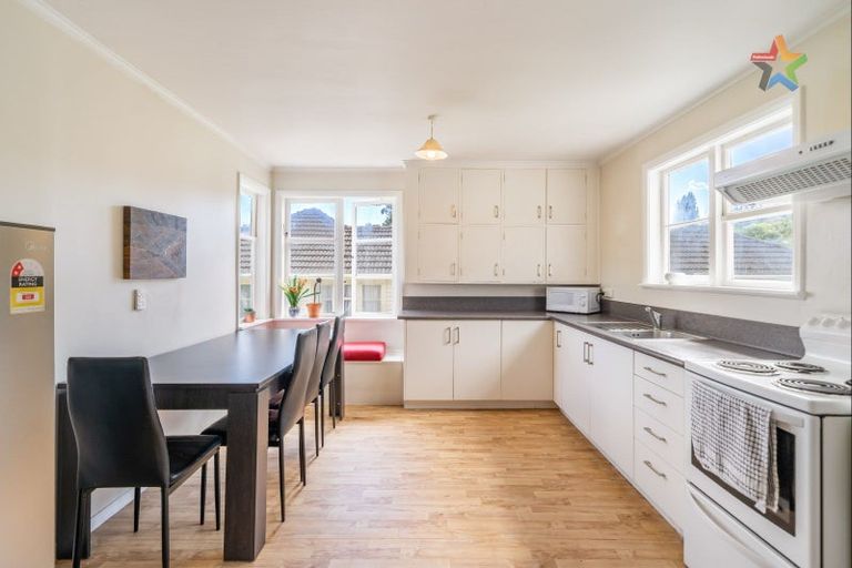 Photo of property in 77 Horoeka Street, Stokes Valley, Lower Hutt, 5019