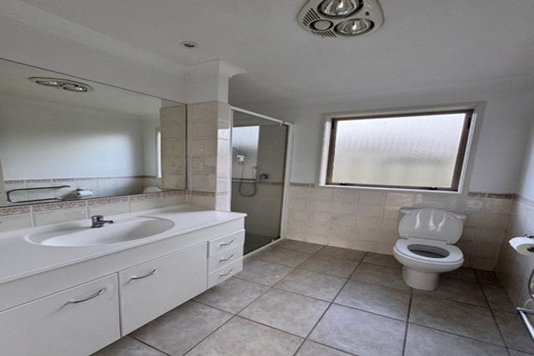 Photo of property in 19 Norm Pellow Drive, Manurewa, Auckland, 2105