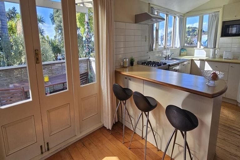 Photo of property in 106 Calliope Road, Stanley Point, Auckland, 0624