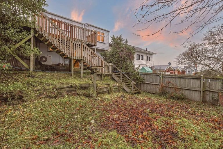 Photo of property in 45 Oxford Street, Lyttelton, 8082