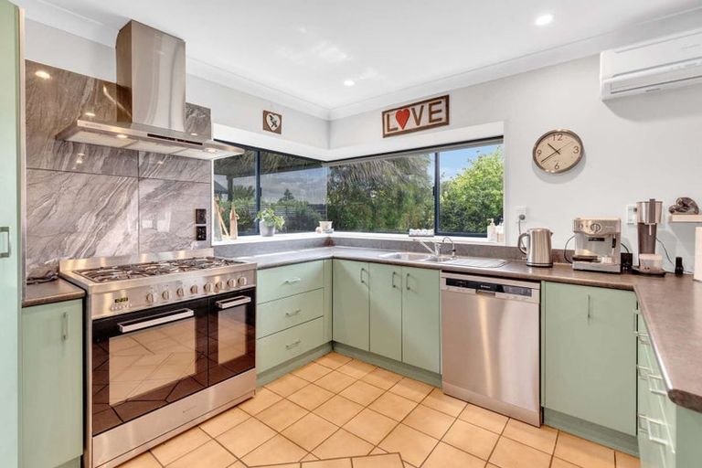 Photo of property in 14a Carthew Street, Feilding, 4702