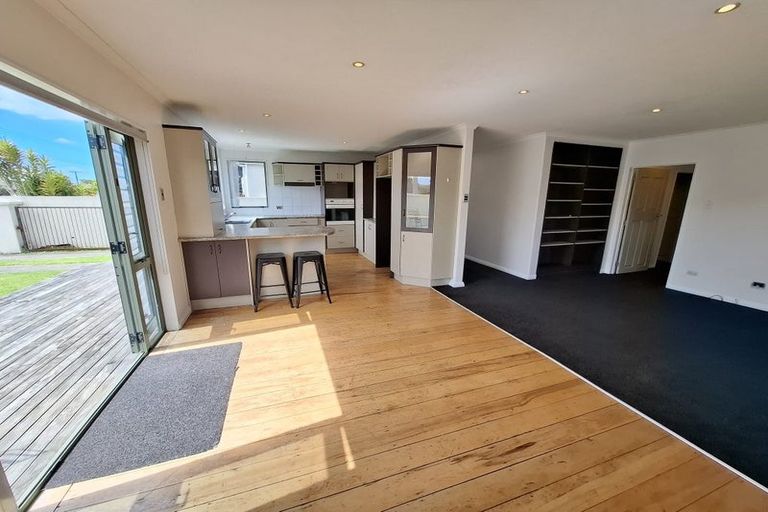 Photo of property in 53 Wallace Place, Westown, New Plymouth, 4310