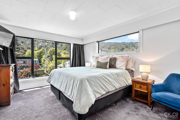 Photo of property in 76 Horoeka Street, Stokes Valley, Lower Hutt, 5019