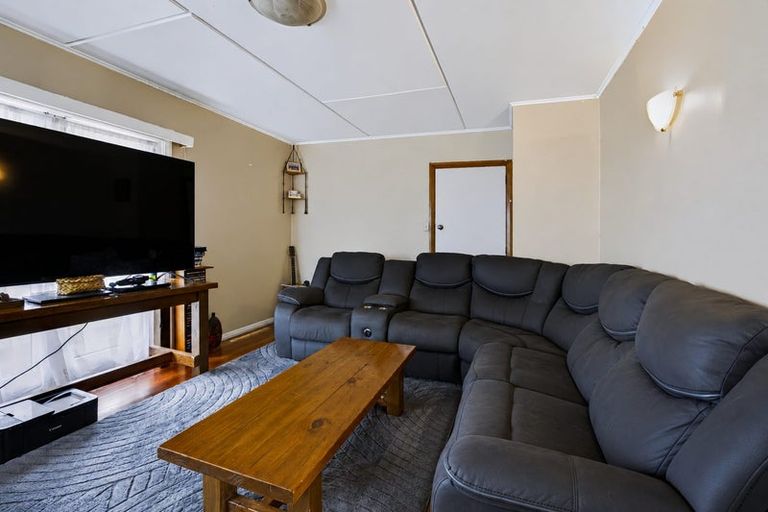 Photo of property in 8 Pacey Avenue, Hawera, 4610