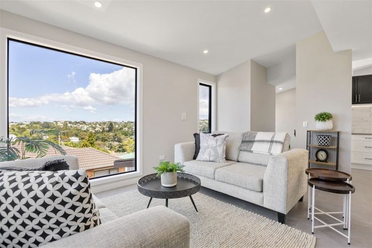 Photo of property in 5b Reynolds Place, Torbay, Auckland, 0630