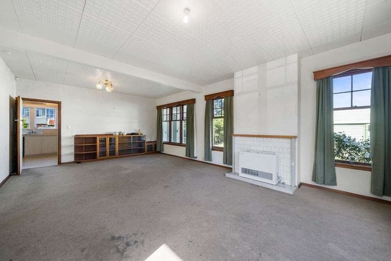 Photo of property in 301 Waiwhetu Road, Fairfield, Lower Hutt, 5011
