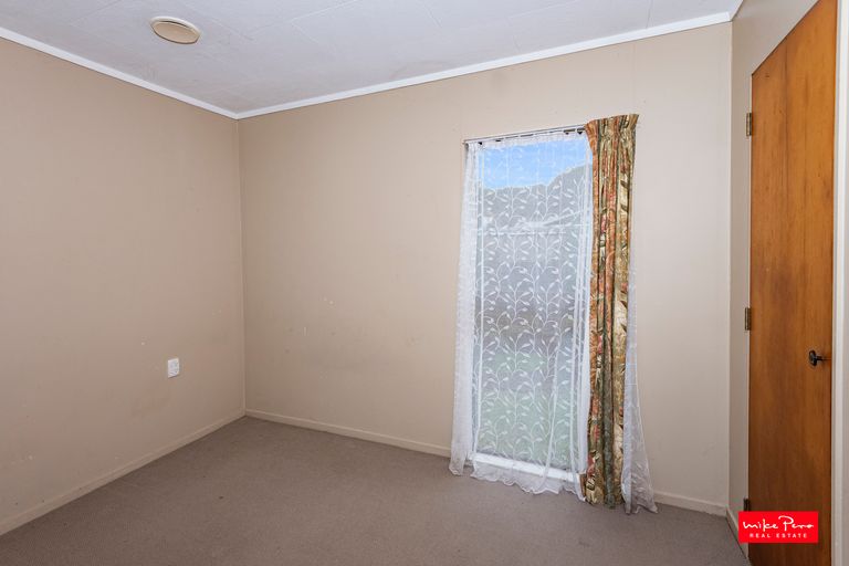 Photo of property in 1 Clark Street, Hikurangi, 0114