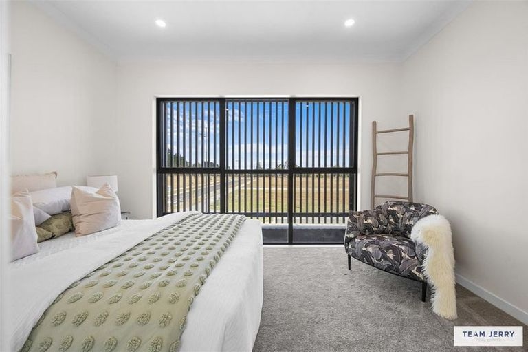 Photo of property in 41 Maungakaraka Road, Karaka, 2580