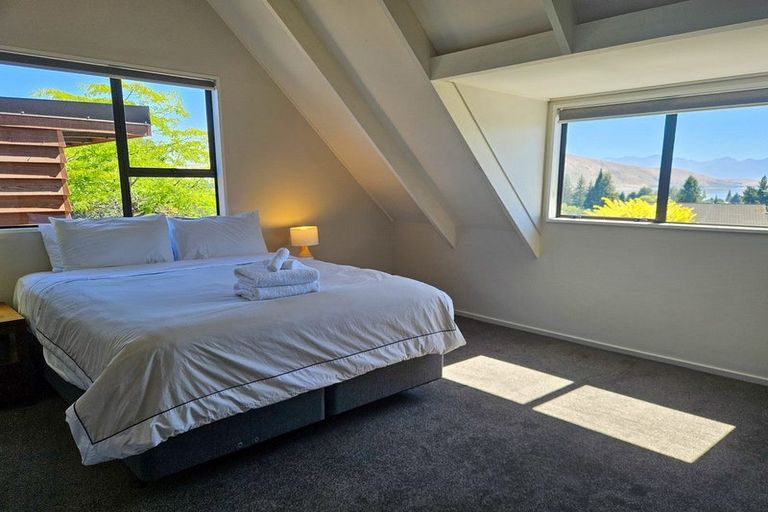 Photo of property in 4 Hamilton Drive, Lake Tekapo, 7999