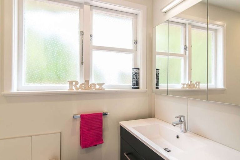 Photo of property in 48 Cunliffe Street, Johnsonville, Wellington, 6037