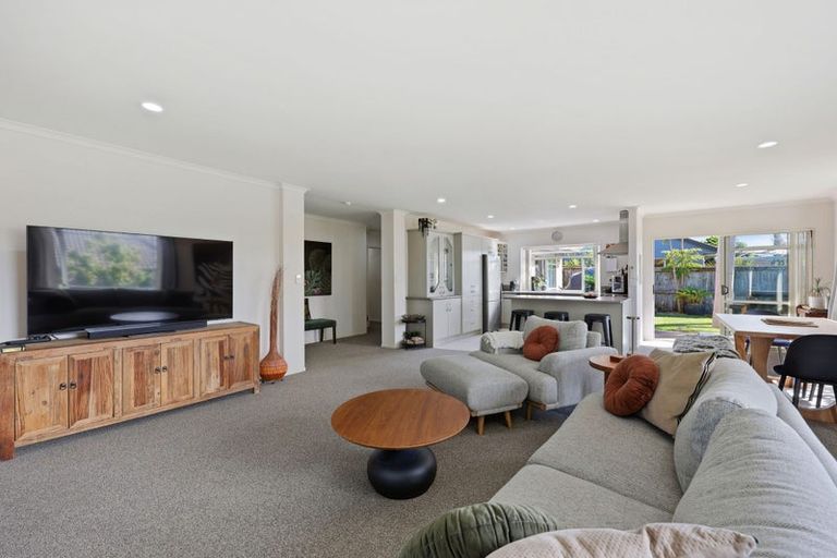 Photo of property in 32 Highfields Terrace, Henderson, Auckland, 0612