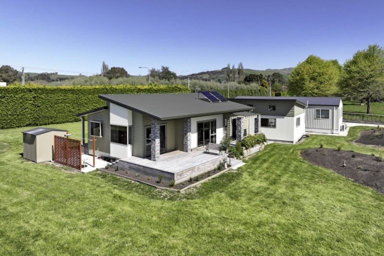 Photo of property in 150 Te Aute Road, Havelock North, 4130