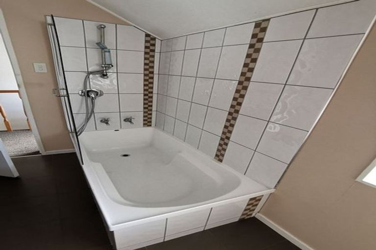 Photo of property in 23 Rembrandt Avenue, Tawa, Wellington, 5028