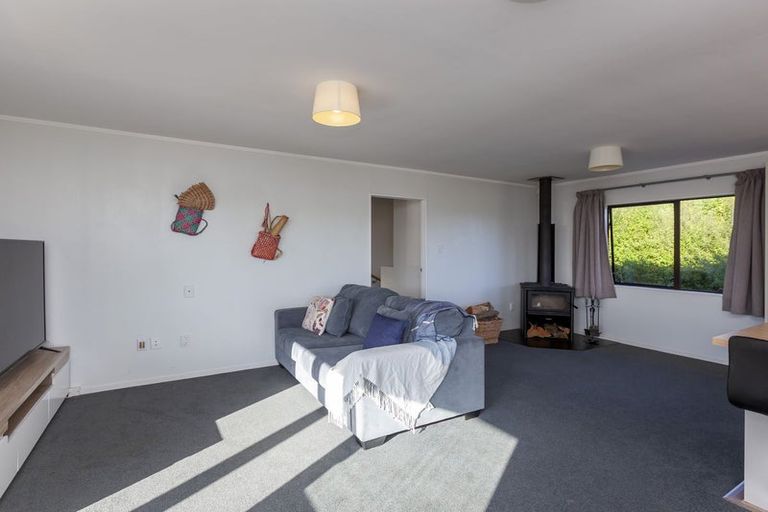 Photo of property in 22 Staysail Place, Whitby, Porirua, 5024