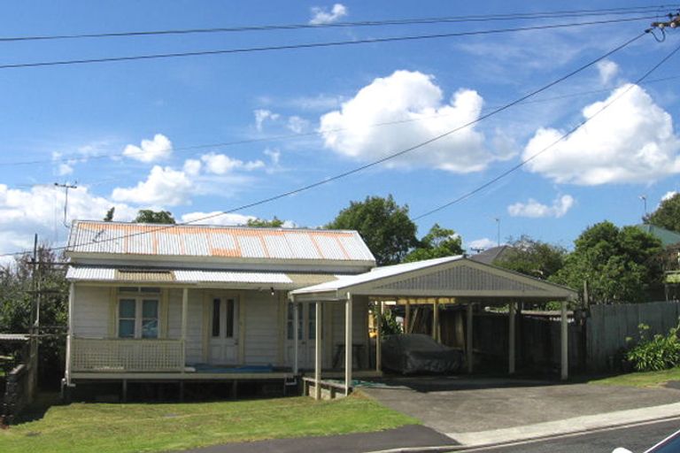 Photo of property in 2 Rutland Road, Stanley Point, Auckland, 0624