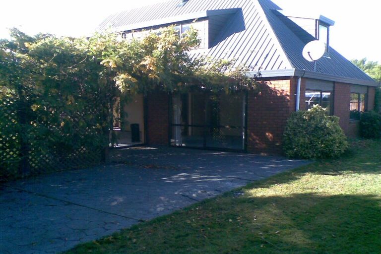 Photo of property in 9a Sequoia Place, Parklands, Christchurch, 8083