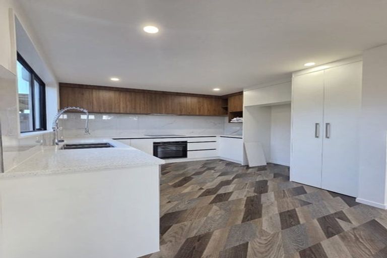 Photo of property in 408 Roscommon Road, Clendon Park, Auckland, 2103