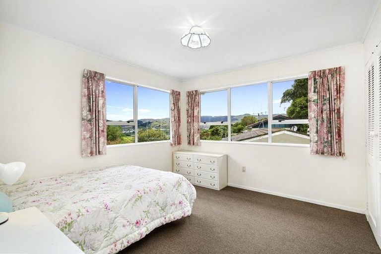 Photo of property in 18 Westhaven Drive, Tawa, Wellington, 5028