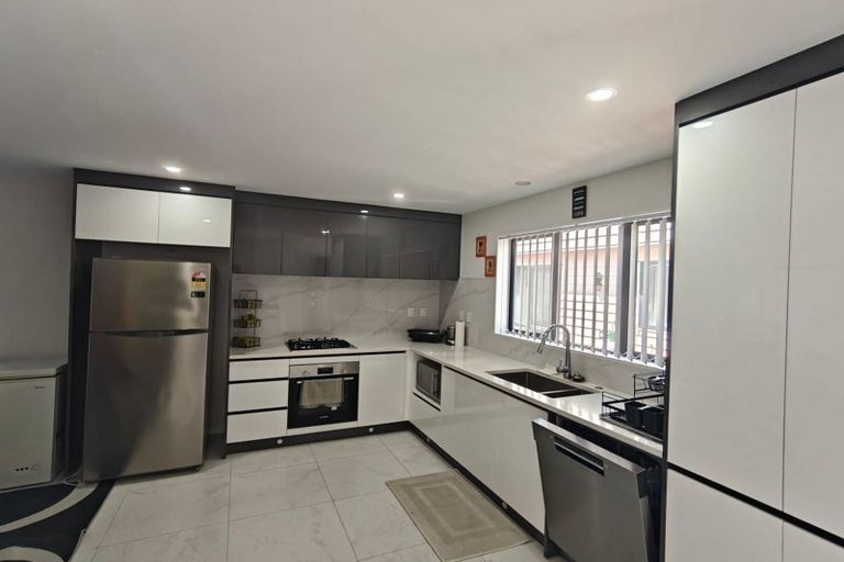 Photo of property in 12c Minaret Drive, Bucklands Beach, Auckland, 2014