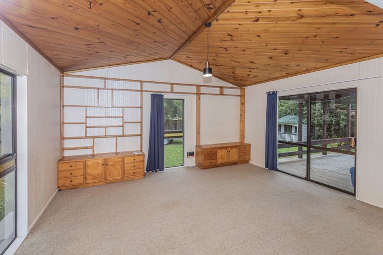 Photo of property in 1 Clark Street, Hikurangi, 0114