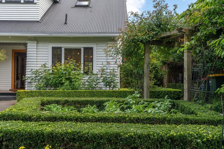 Photo of property in 8 Riro Street, Hamilton East, Hamilton, 3216