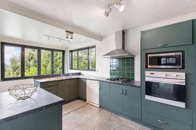 Photo of property in 116 Wood Bay Road, Titirangi, Auckland, 0604