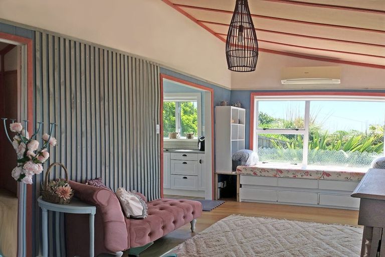 Photo of property in 12 Wainamu Road, Raglan, 3297