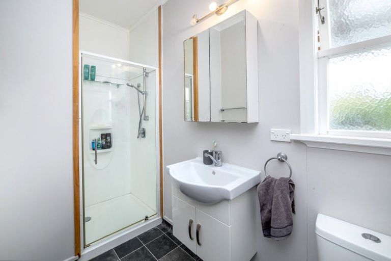 Photo of property in 24 Lansdowne Crescent, Lansdowne, Masterton, 5810