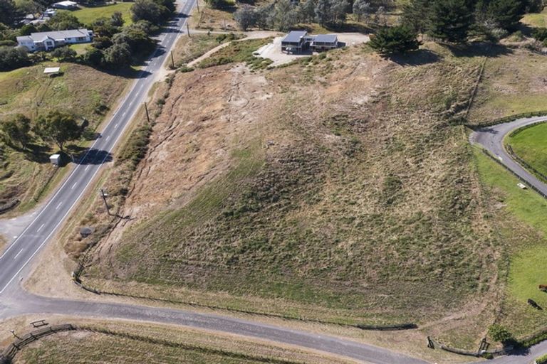 Photo of property in 185 Peka Peka Road, Peka Peka, Waikanae, 5391