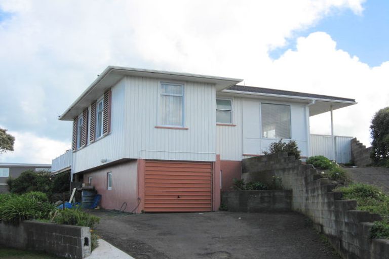 Photo of property in 2 Kapiti Terrace, Castlecliff, Whanganui, 4501