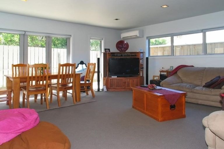 Photo of property in 1b Little Collins Street, Tawa, Wellington, 5028