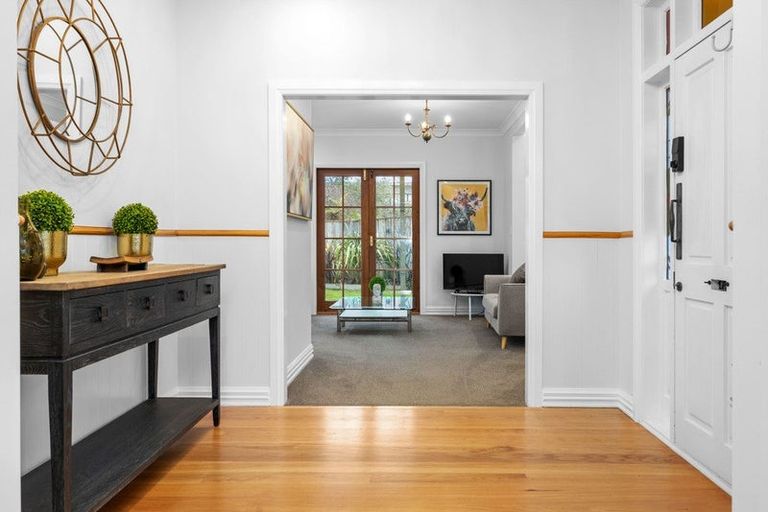 Photo of property in 25 Main Street, Greytown, 5712