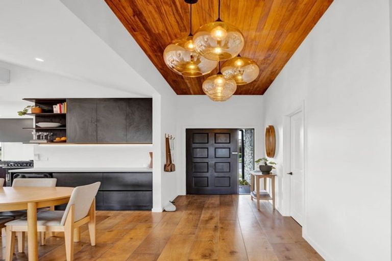 Photo of property in 25 County Drive, Hawera, 4610