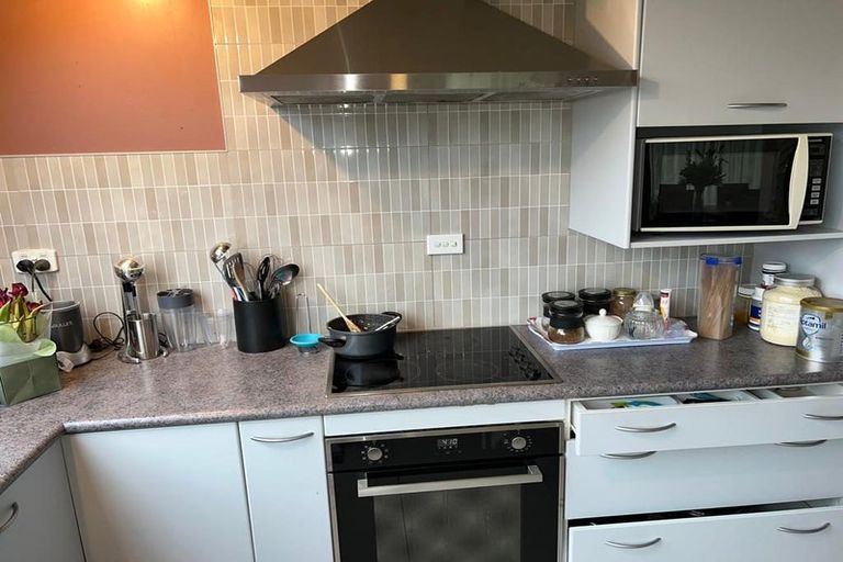 Photo of property in 46 Goldfinch Rise, Unsworth Heights, Auckland, 0632