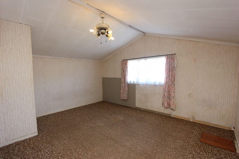 Photo of property in 5 Totara Terrace, Inglewood, 4330