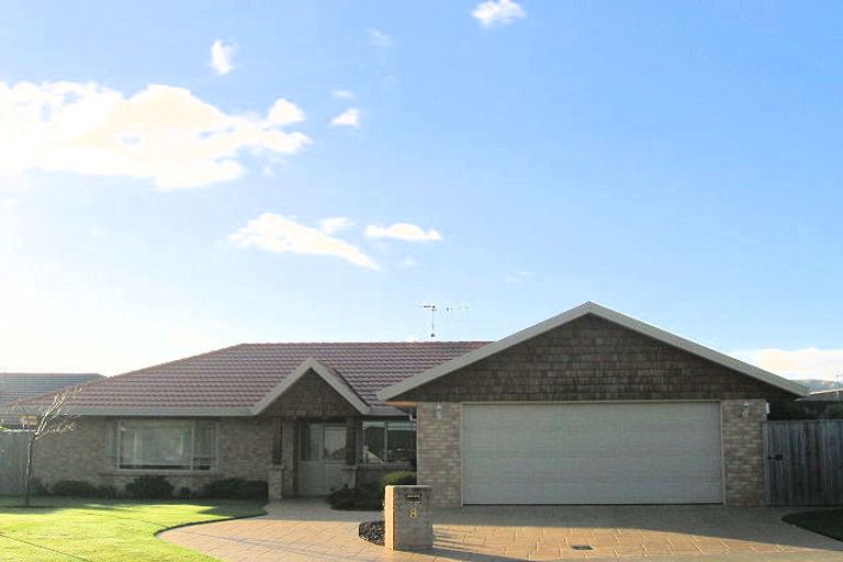 Photo of property in 8 Glen Loch Place, Paraparaumu, 5032