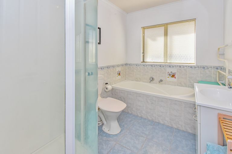 Photo of property in 9 Carn Place, Weymouth, Auckland, 2103